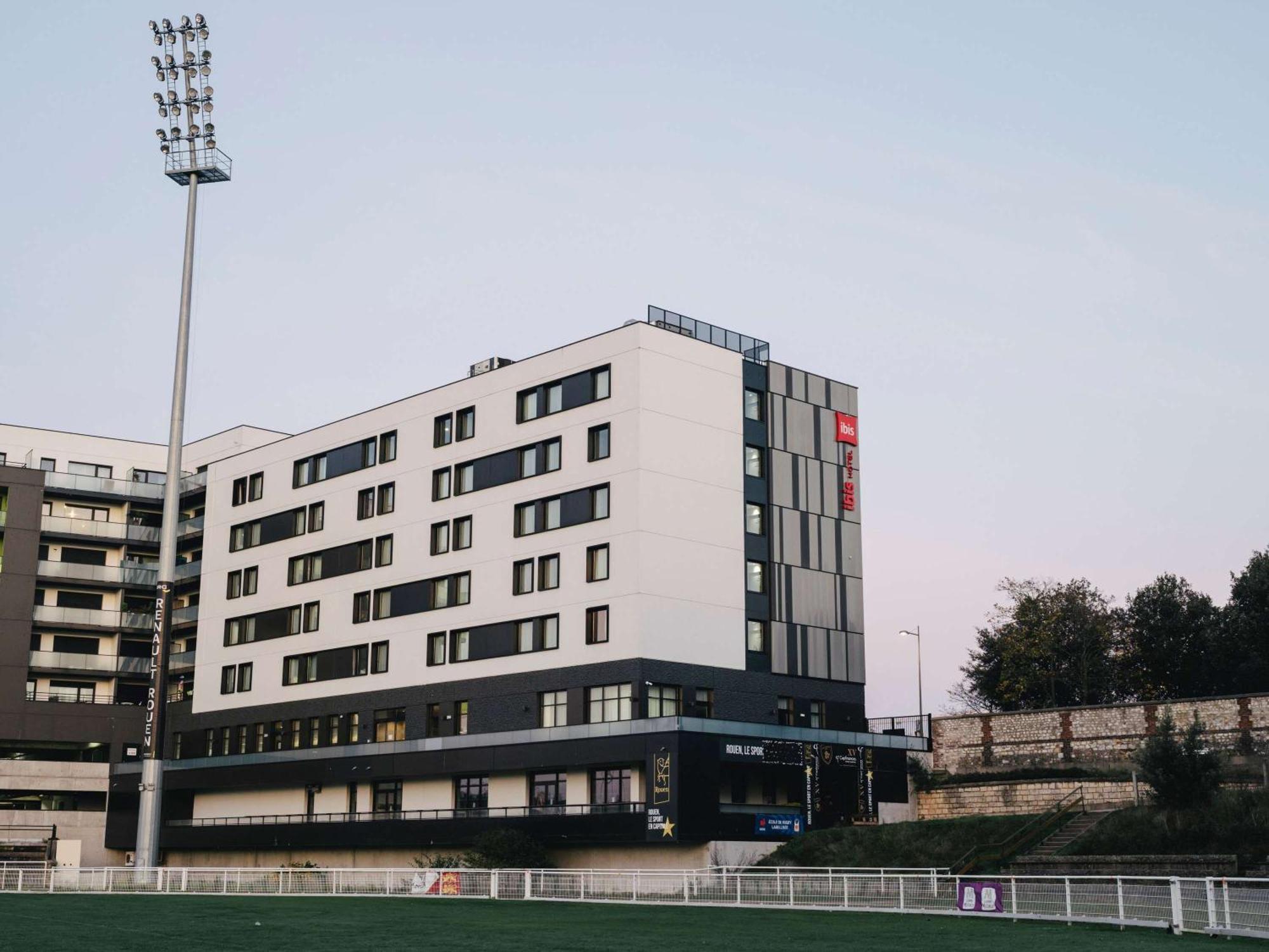 Hotel Ibis Rouen Centre Rive Gauche Mermoz Exterior foto